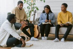 group of people reading